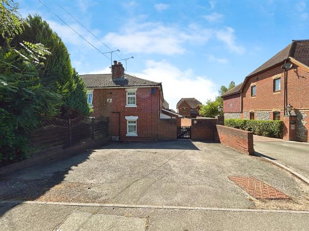 Burnetts Lane, Horton Heath, SO50 7DG