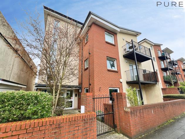 Roxan Mews, Southampton, SO17 3SD